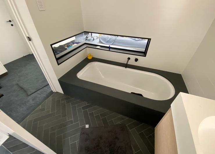 Bathtub with bay window Sydney