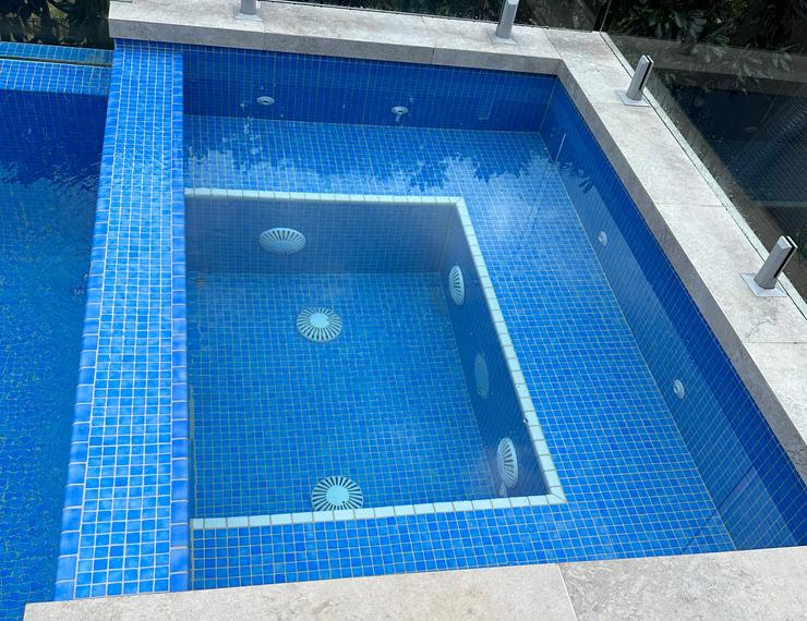 Inground mosaic tiled spa pool Sydney