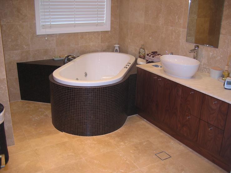 Mosaic tiled spa bath Sydney